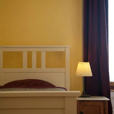 לינה וארוחת בוקר Bienvenue Women Only לוזאן