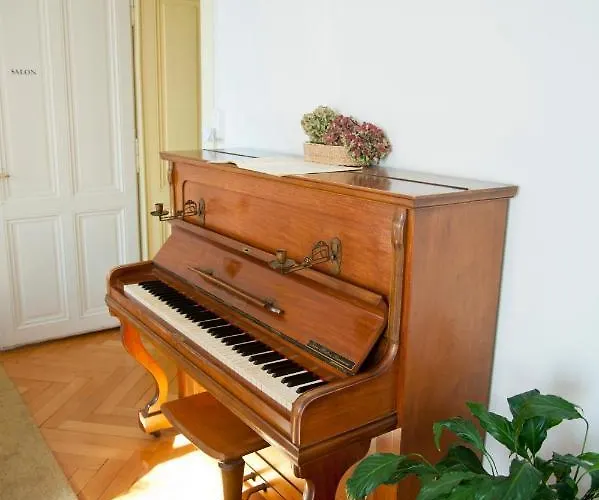 Alojamento de Acomodação e Pequeno-almoço Bienvenue Women Only