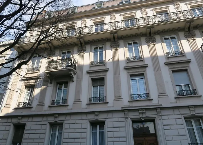 Alojamento de Acomodação e Pequeno-almoço Bienvenue Women Only